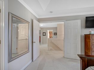 140 Waters Edge Dr, Hebron, OH 43025