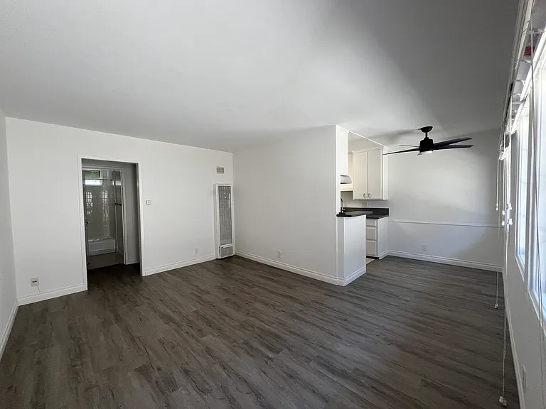 Lillian Way Apartments — Photo 17