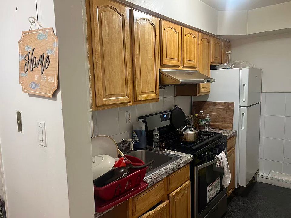 1st image of 9719 94th St