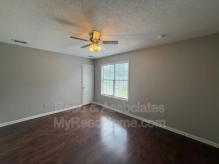 6935 Hillindale Dr — Photo 8
