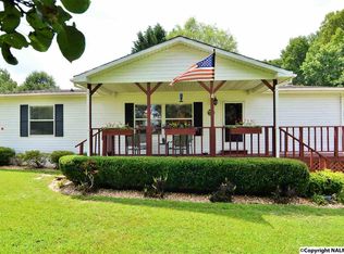 1800 Posey Rd, Hokes Bluff, AL 35903