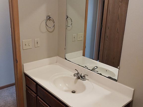 4th image of 714 Cedar Dr APT D