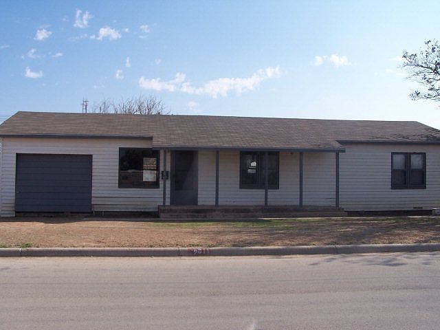 1st image of 811 W Taylor Ave