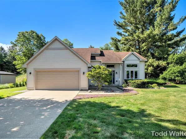 16698 Ashley Ln, Holland, MI 49424