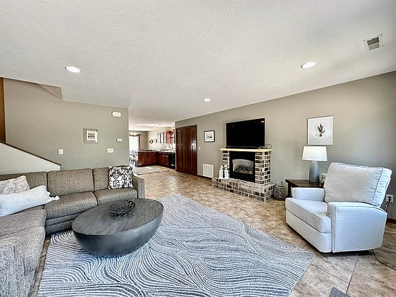 2nd image of 342 Benit Dr Unit 11