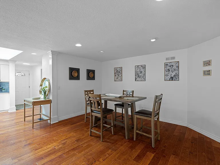 SW Oak Ct — Photo 11
