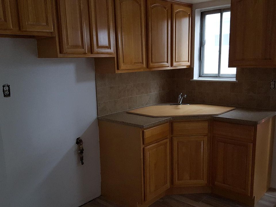1st image of 50 Laredo Ave