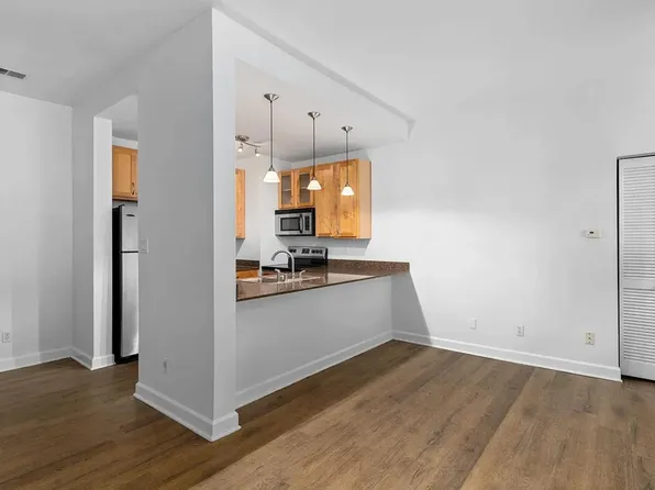 5330 Pershing Ave, Saint Louis, MO 63112