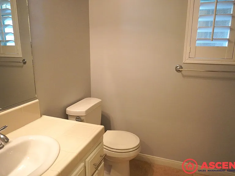 8409 Alonso Ct — Photo 13