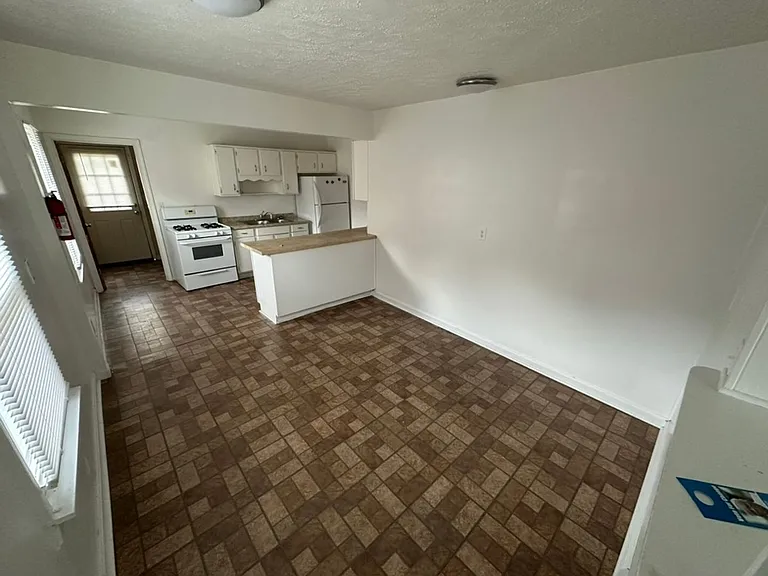 4514 Winnrose Way — Photo 6