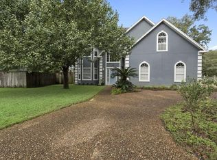 102 Hands Cove Ln, Shalimar, FL 32579