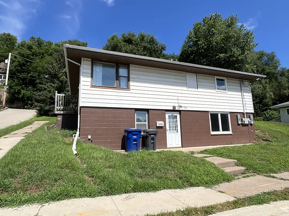 1245 High Bluff St #1/2