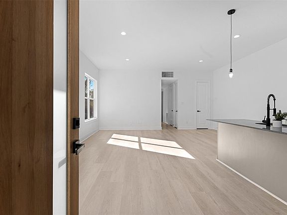 3rd image of 7905 Cora St #B