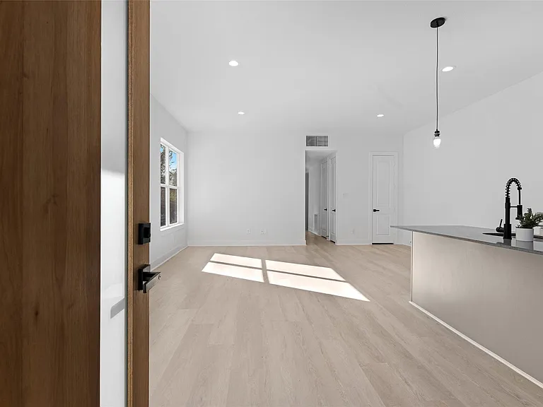 7905 Cora St #B — Photo 3