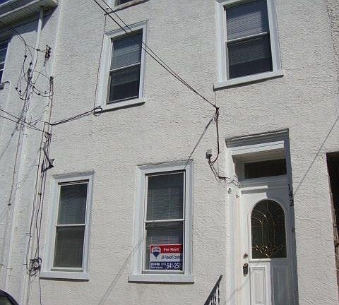 2nd image of 142 East St