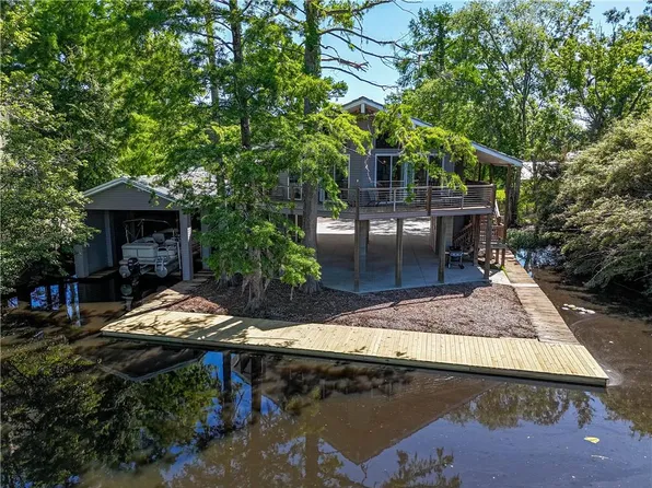 20481 Lynda Dr, Springfield, LA 70462