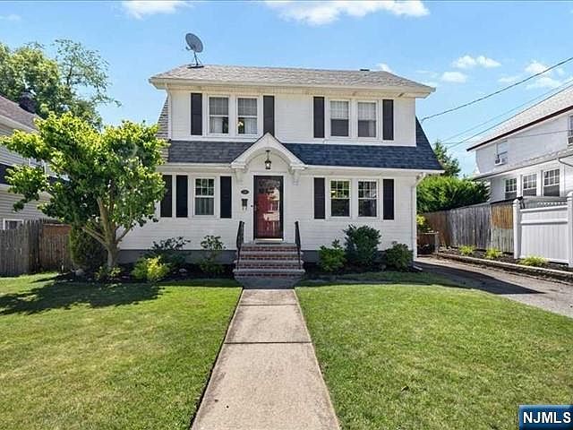 1st image of 146 Kensington Ave