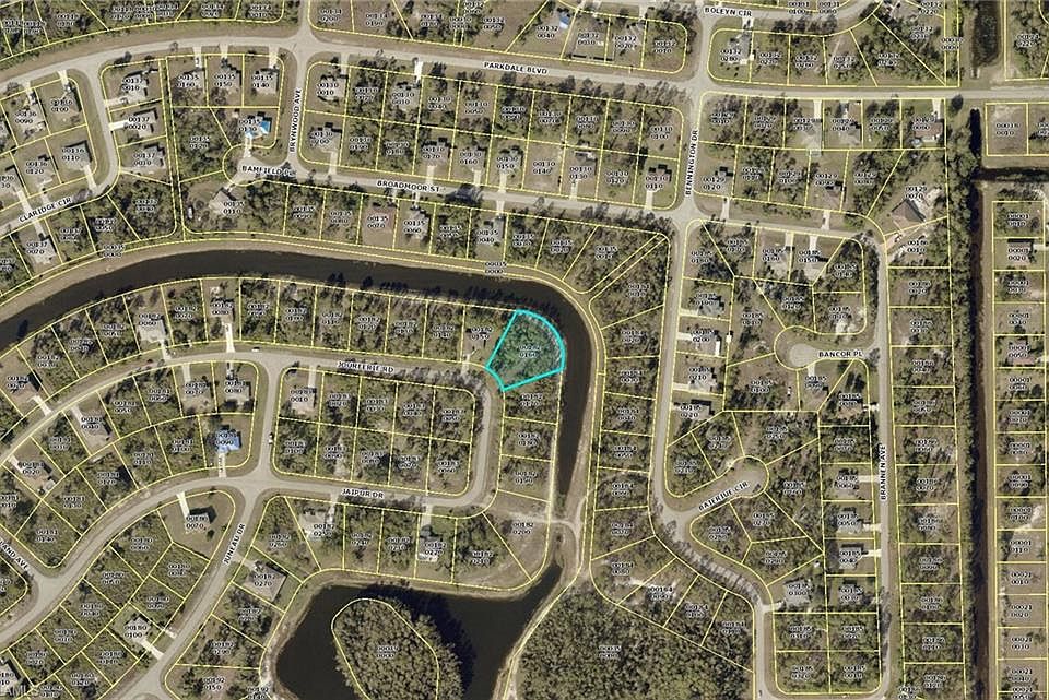 2nd image of 453 Jourferie Rd