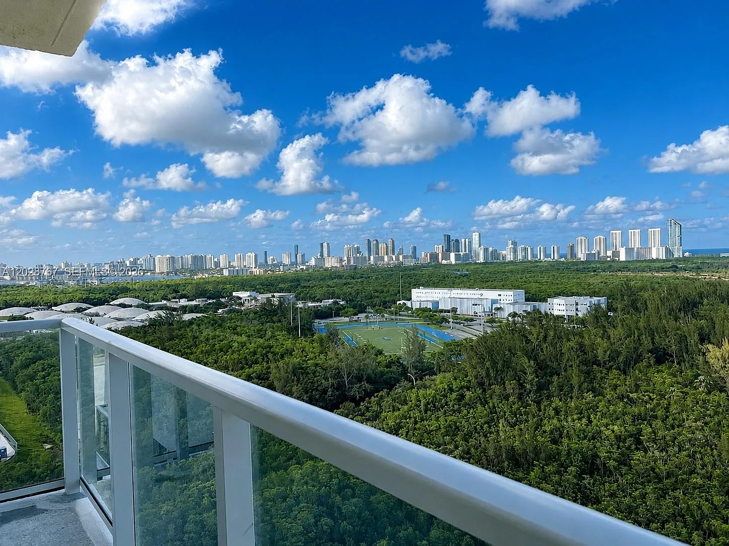 The Oaks I Condo — Photo 3