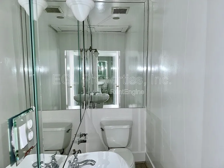 358 N San Vicente Blvd — Photo 14