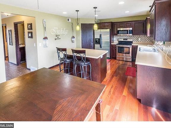 4th image of 627 Augustana Ln