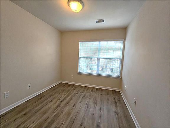 5th image of 2120 Meadow Peak Rd