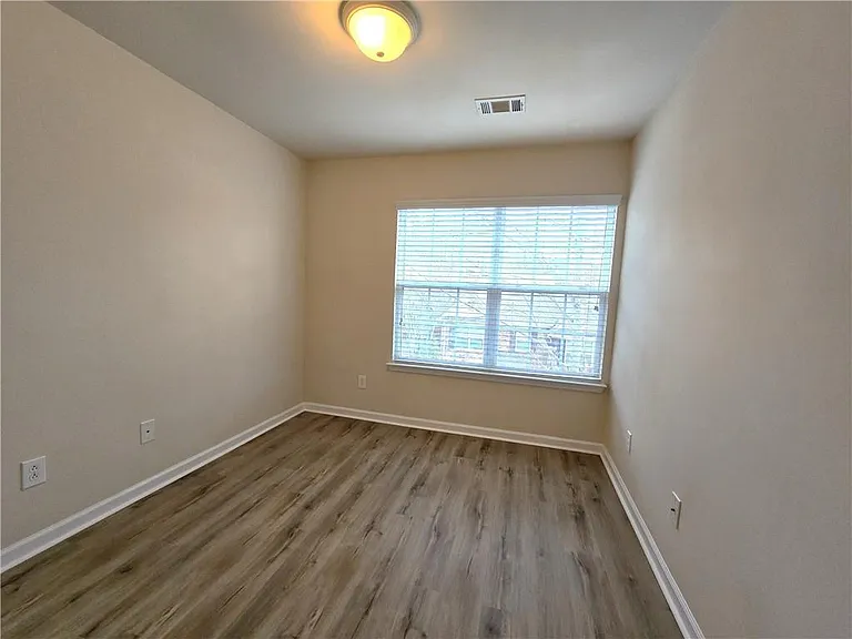 2120 Meadow Peak Rd — Photo 3