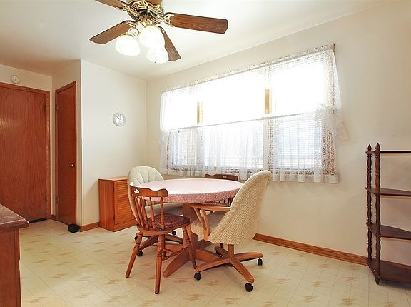 5th image of 6662 W Montrose Ave