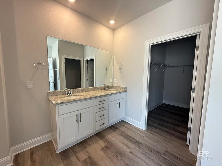 429 Parkerman Ave — Photo 12