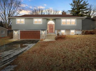 105 Winston WAY, Waunakee, WI 53597