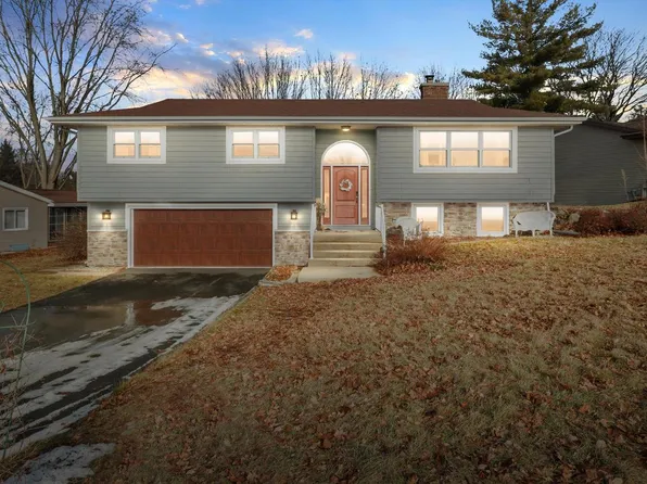 105 Winston WAY, Waunakee, WI 53597