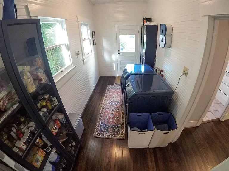 210 Tabor St — Photo 14