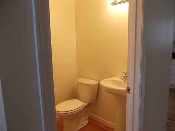 1/2 Bath