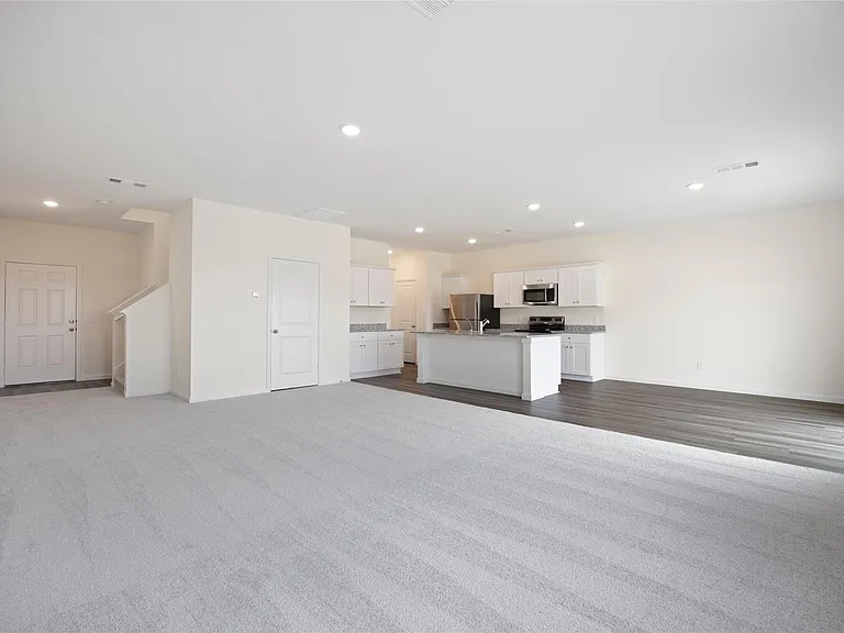8807 Vacek Crossing Way — Photo 10