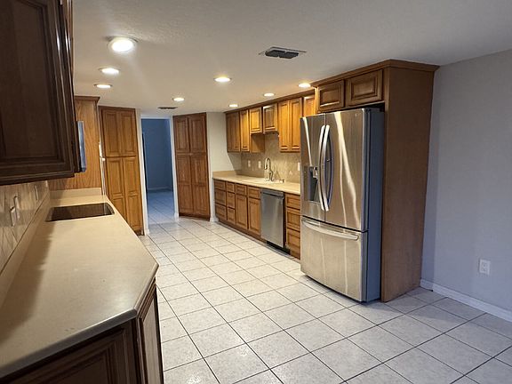 3rd image of 8320 Sanden Dr