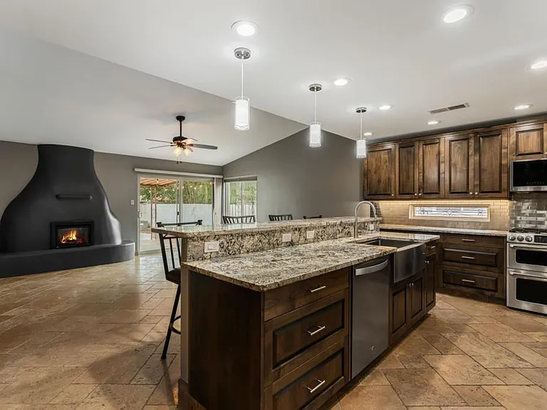 6612 Christy Ave NE — Photo 10
