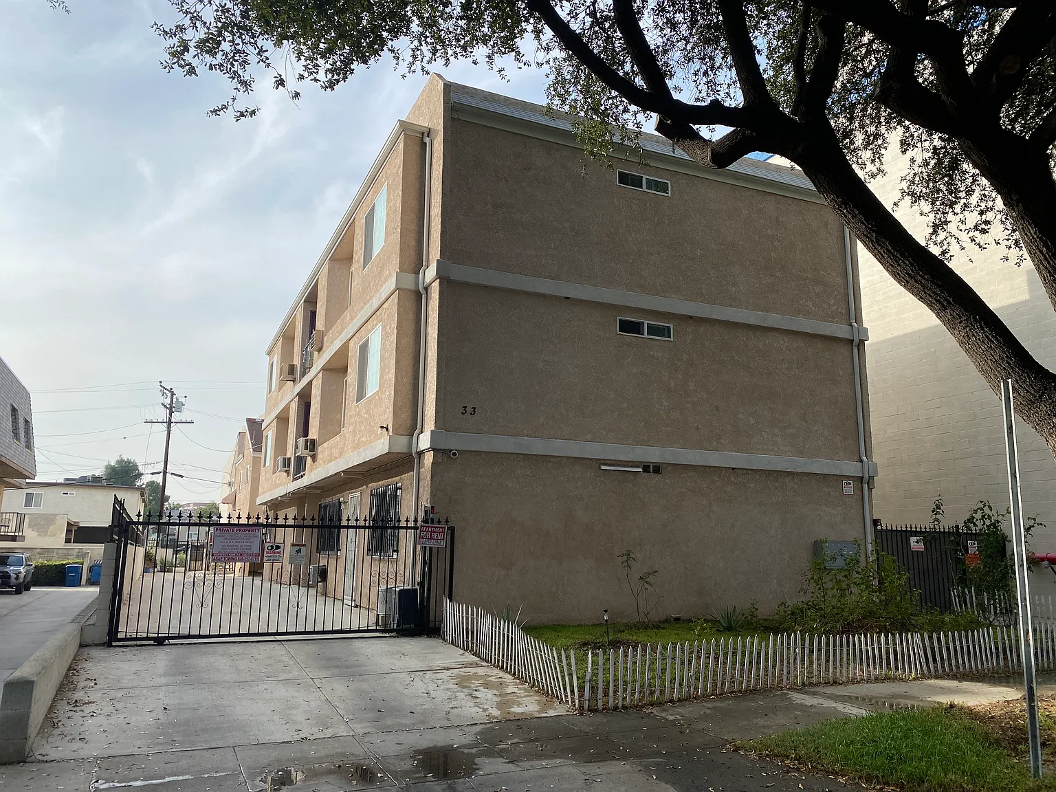 33 S Marguerita Ave — Photo 1