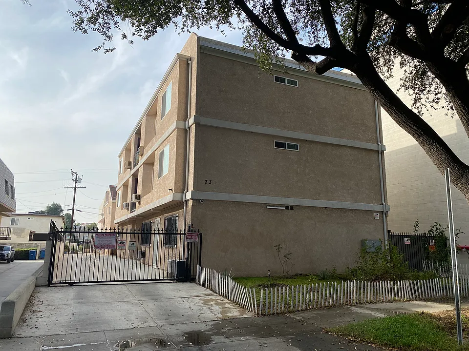 33 S Marguerita Ave