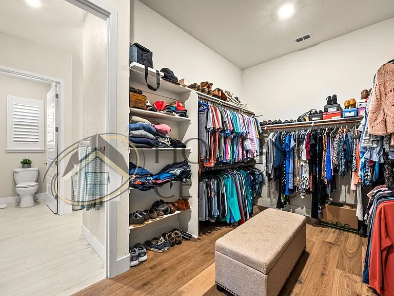 3061 Calypso Cir — Photo 37