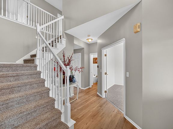 4th image of 206 NW Springbrooke Ct