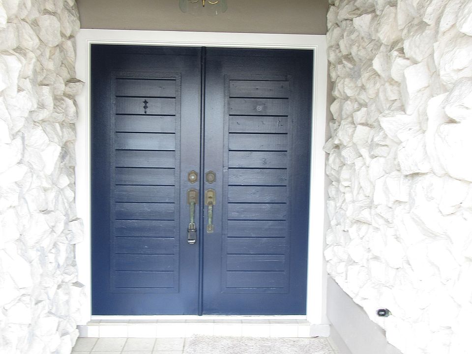1st image of 2719 Meadow Wood Dr