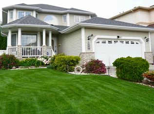 8504 160a Ave NW, Edmonton, AB T5Z3K2