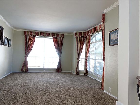 4th image of 6624 Pinebluff Dr