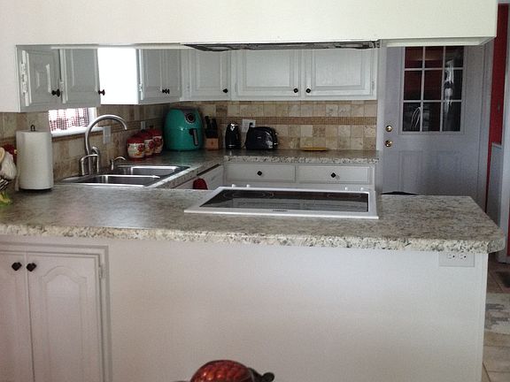 3rd image of 703 Brentwood Dr