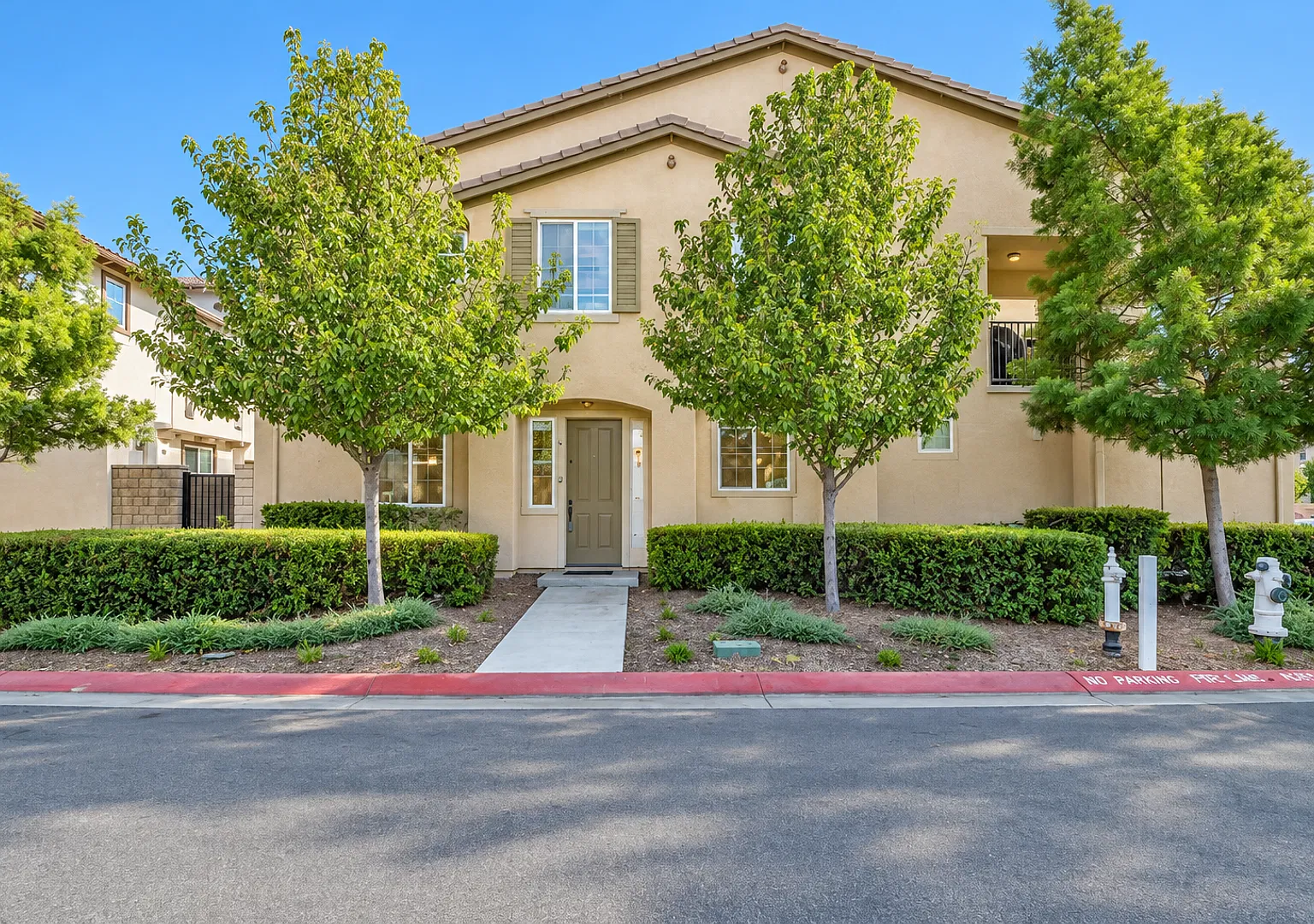 Lovely updated 3 bedroom townhome in Temecula — Photo 1