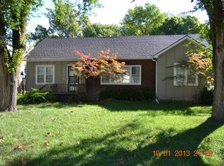 2016 SW Arnold Ave, Topeka, KS 66604