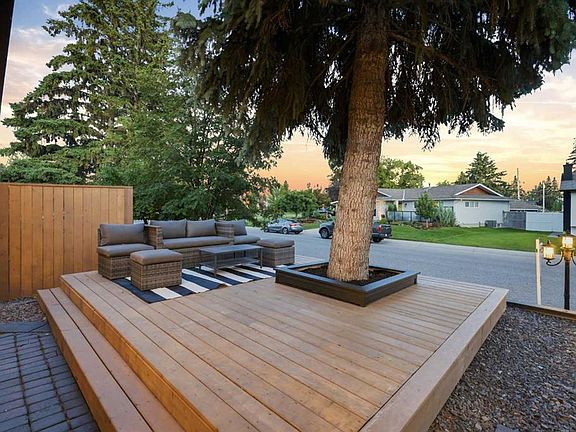 4th image of 928 S 120th Ave SE