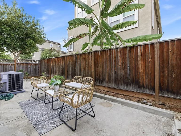 3553 Meyer Pl — Photo 22