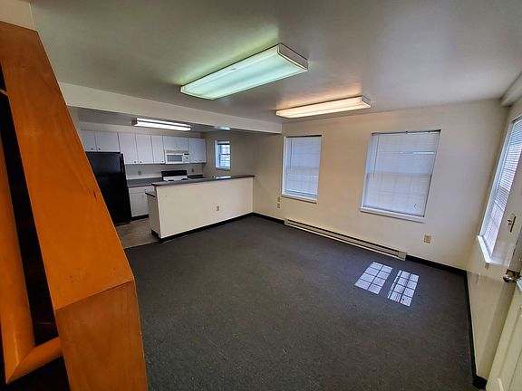 5th image of 111 N Sparks St #111