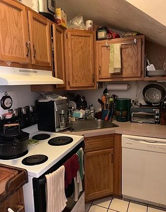 5th image of 89 E Brookline St APT 3A